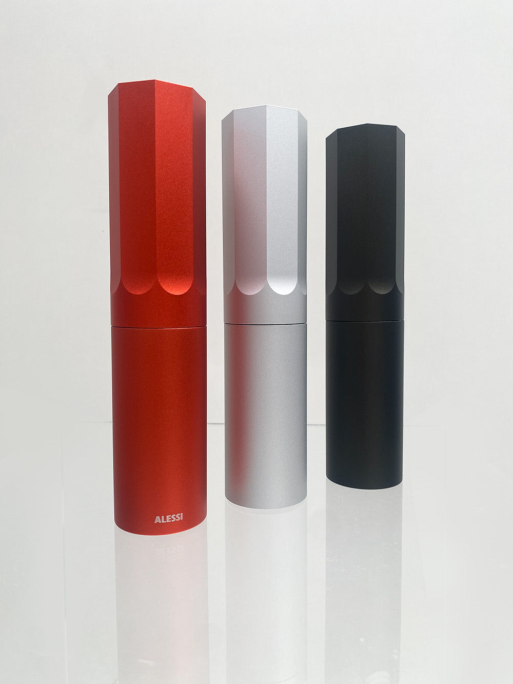 Alessi Konstantin Grcic Zout- en Pepermolen Mat Grijs