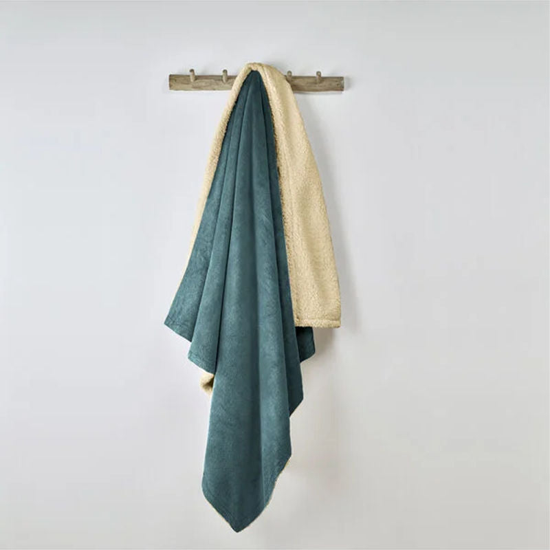 De Witte Lietaer Teddy Laya Plaid Petrol  – Deken Van De-Witte-Lietaer In Helder Wol